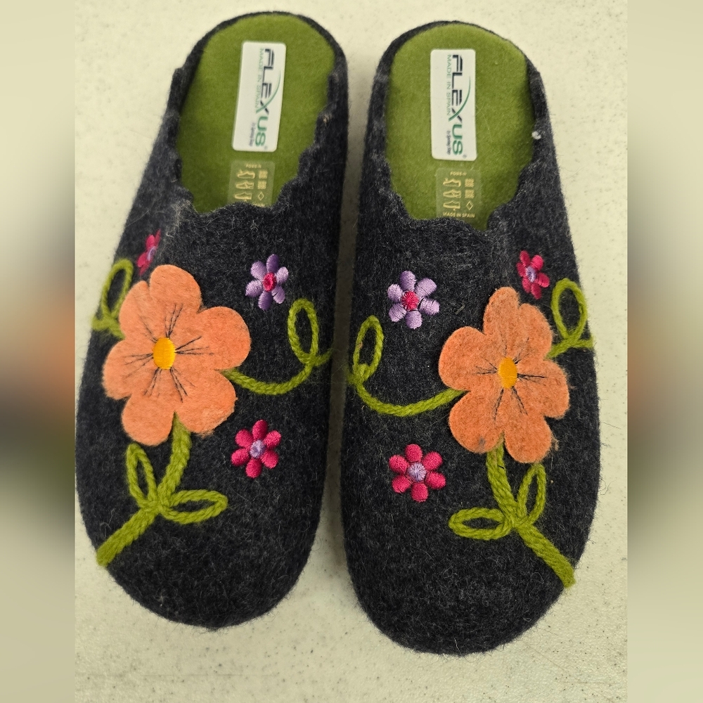 Women’s Dark Gray Felt Slip-On Slippers with Orange Flower Embroidery